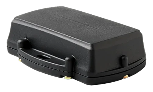 Nemtrack Yabby, batteridrevet GPS-tracker i sort kabinet med monteringsøre